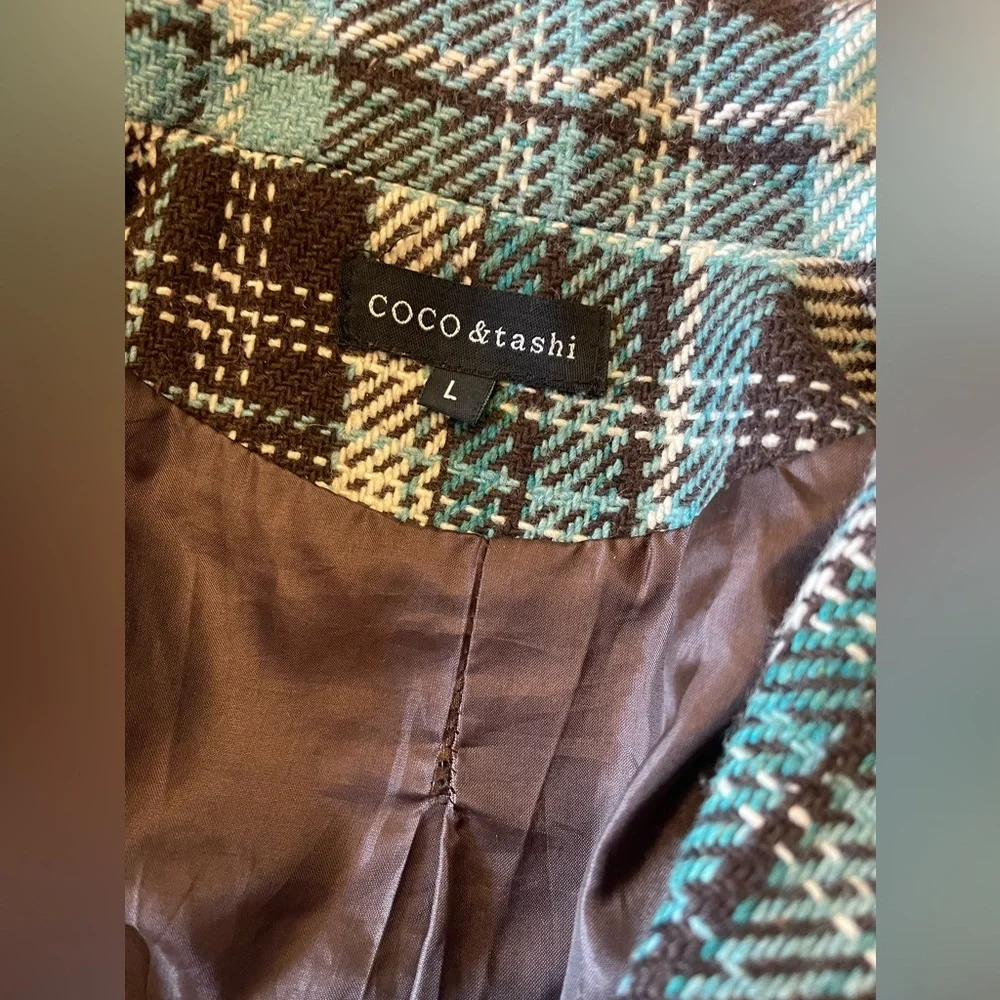 LAST CALL! Coco & Tashi Plaid Women's Jacket with Embroidered Crest - Picture 5 of 14